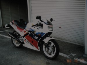 VFR400R 010